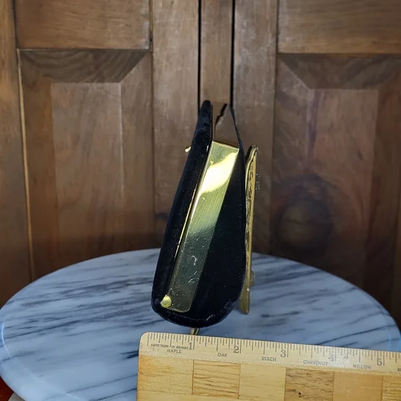 Elegant Black Velvet Clutch - Picture 5 of 16